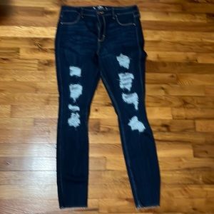 Brand new Hollister Co. Curvy High-Rise Jean Legging